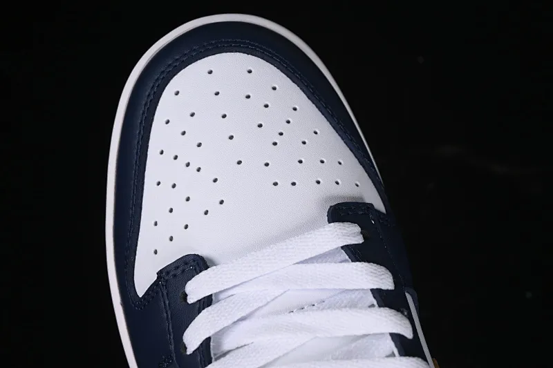 All categories Nk SB Dunk series Nk SB Dunk Low low-top sneakers Nk Dunk Low black and white gold color SB low-top casual sneakers FB9109-111